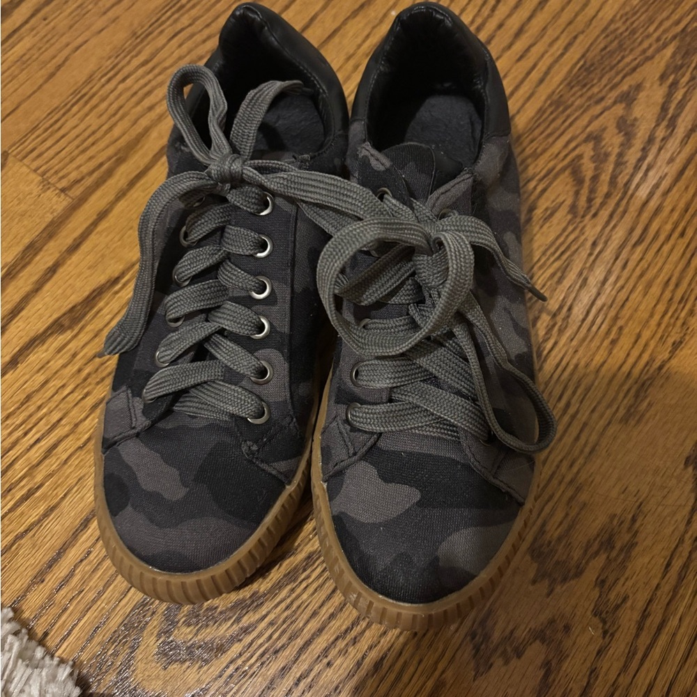 Camouflage Sneakers with Gray Laces